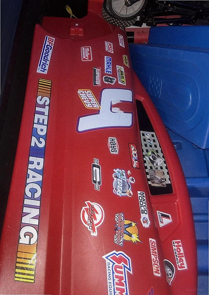Step2 Hot Wheels Toddler-To-Twin Race Car Bed